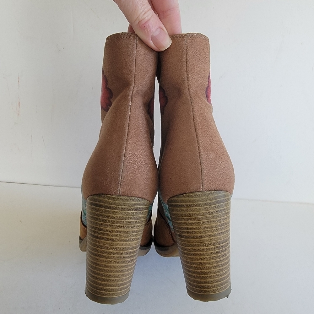 Desigual Tan Suede Ankle Boots Size 41 US 10 Boho Pink Turquoise Floral Eclectic - Picture 8 of 16